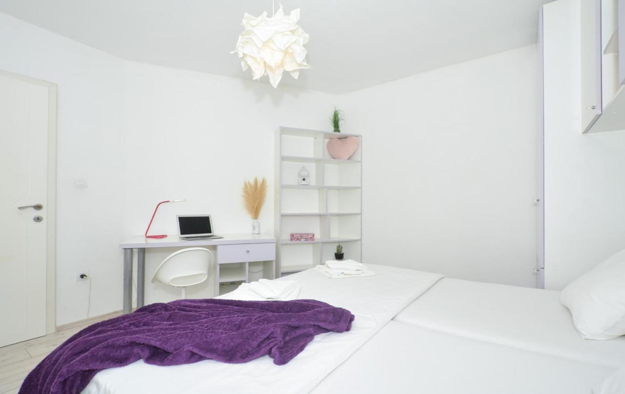 Copacabana Beach Apartments Trogir Ngoại thất bức ảnh