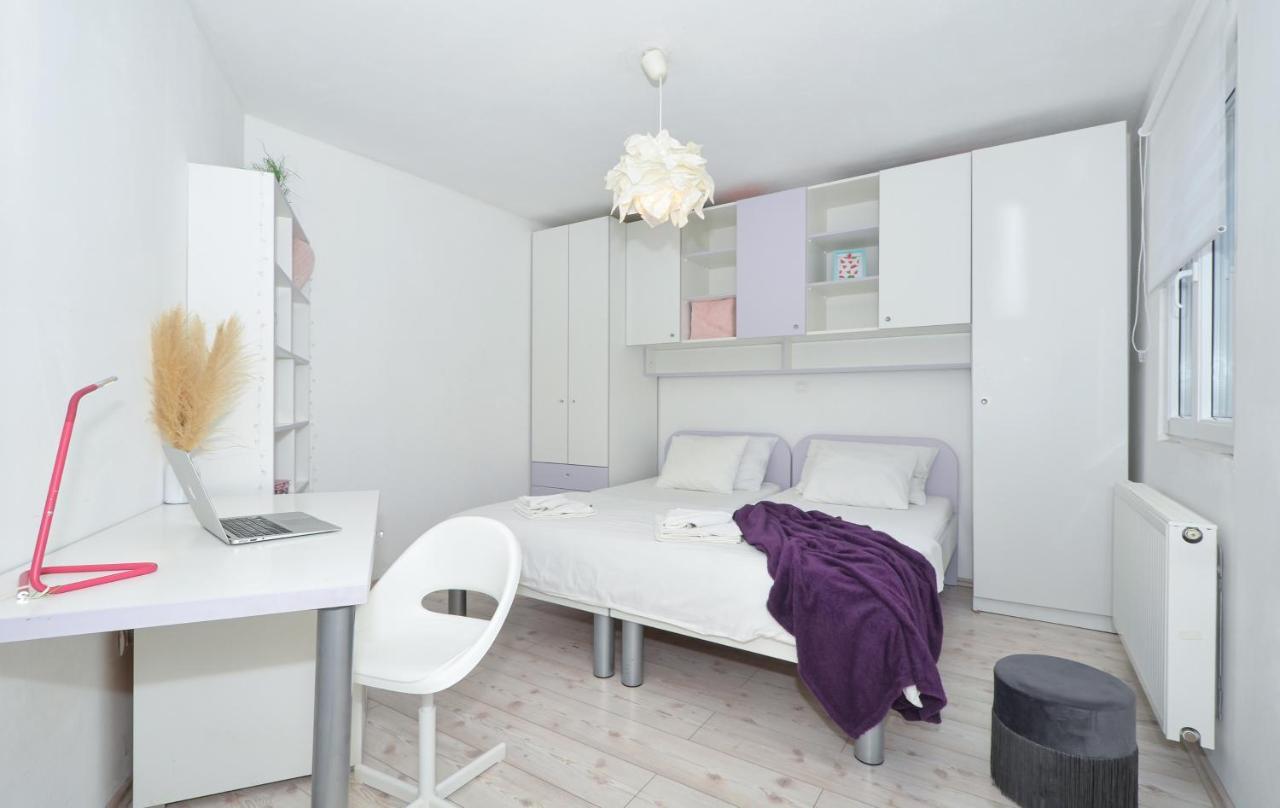 Copacabana Beach Apartments Trogir Ngoại thất bức ảnh