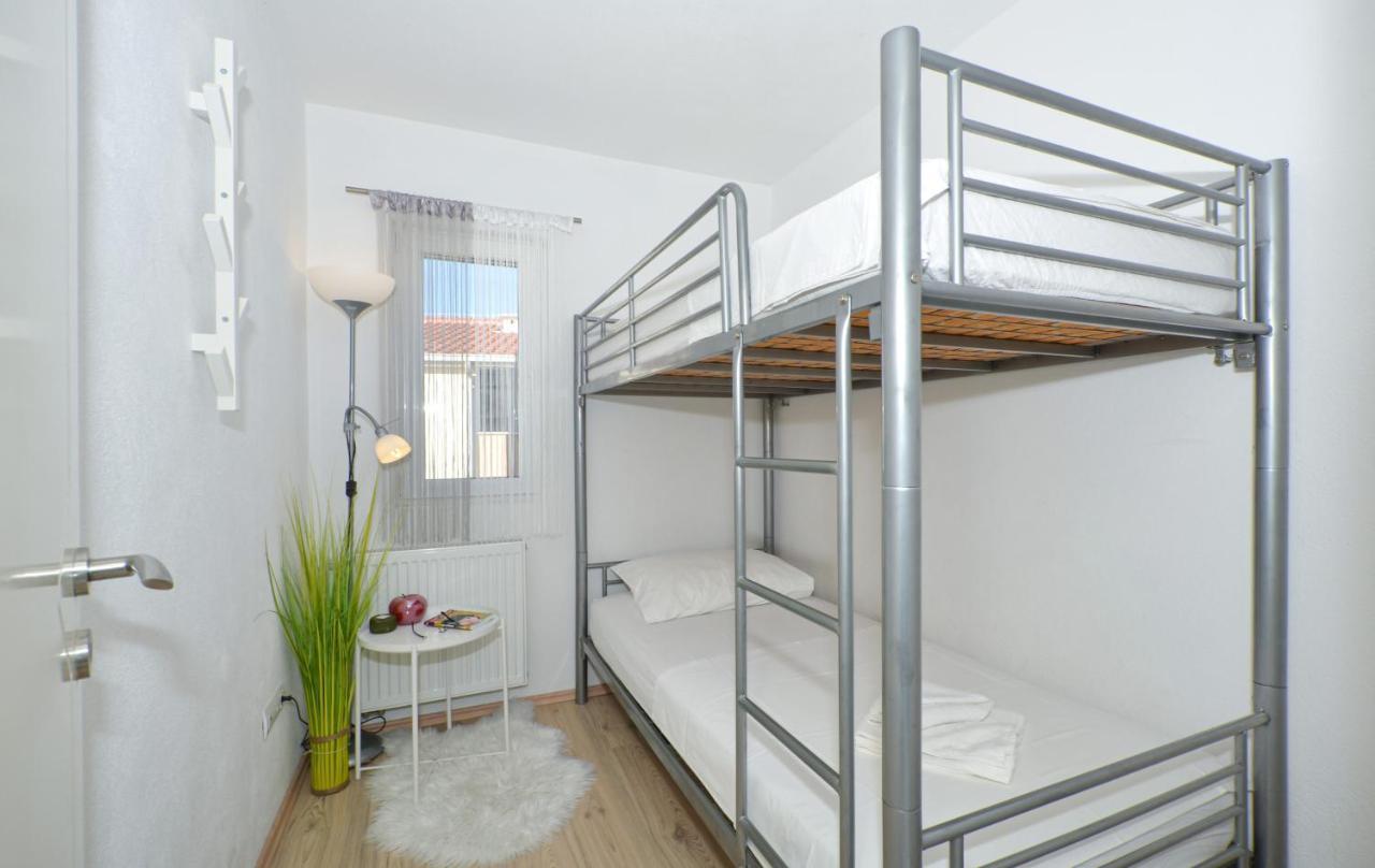 Copacabana Beach Apartments Trogir Ngoại thất bức ảnh