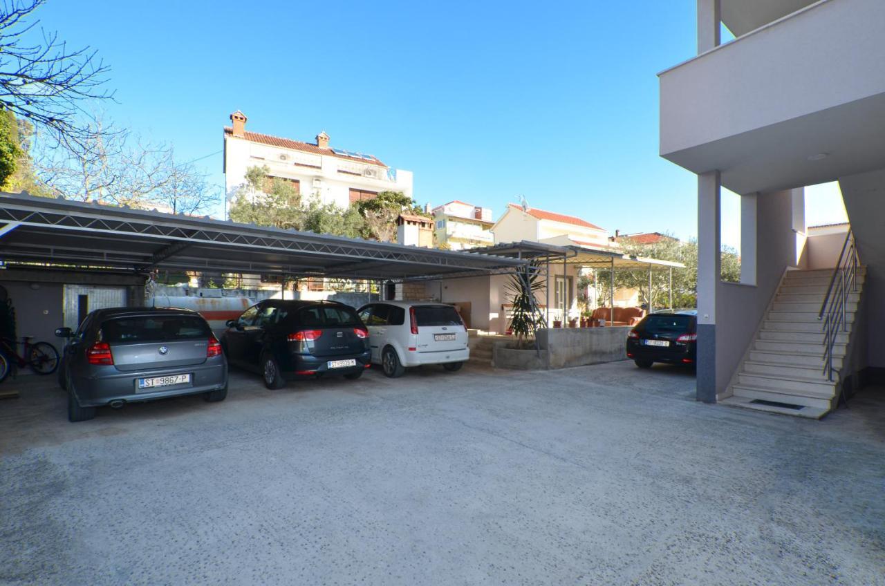Copacabana Beach Apartments Trogir Ngoại thất bức ảnh