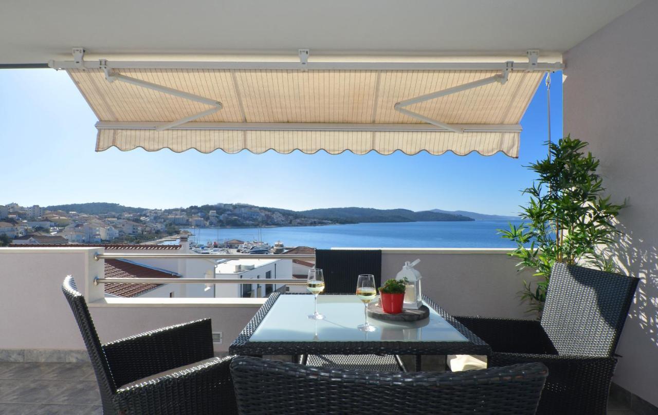 Copacabana Beach Apartments Trogir Ngoại thất bức ảnh
