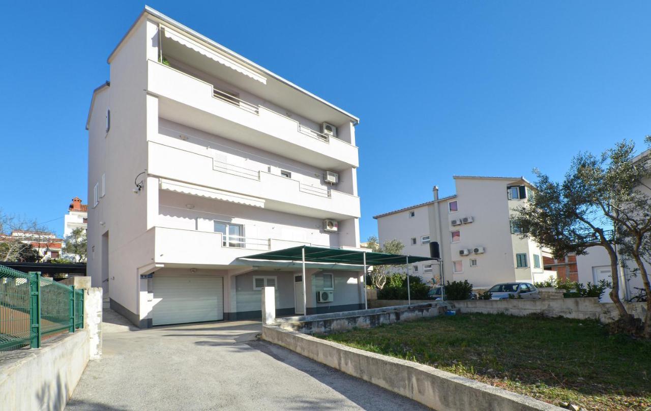 Copacabana Beach Apartments Trogir Ngoại thất bức ảnh