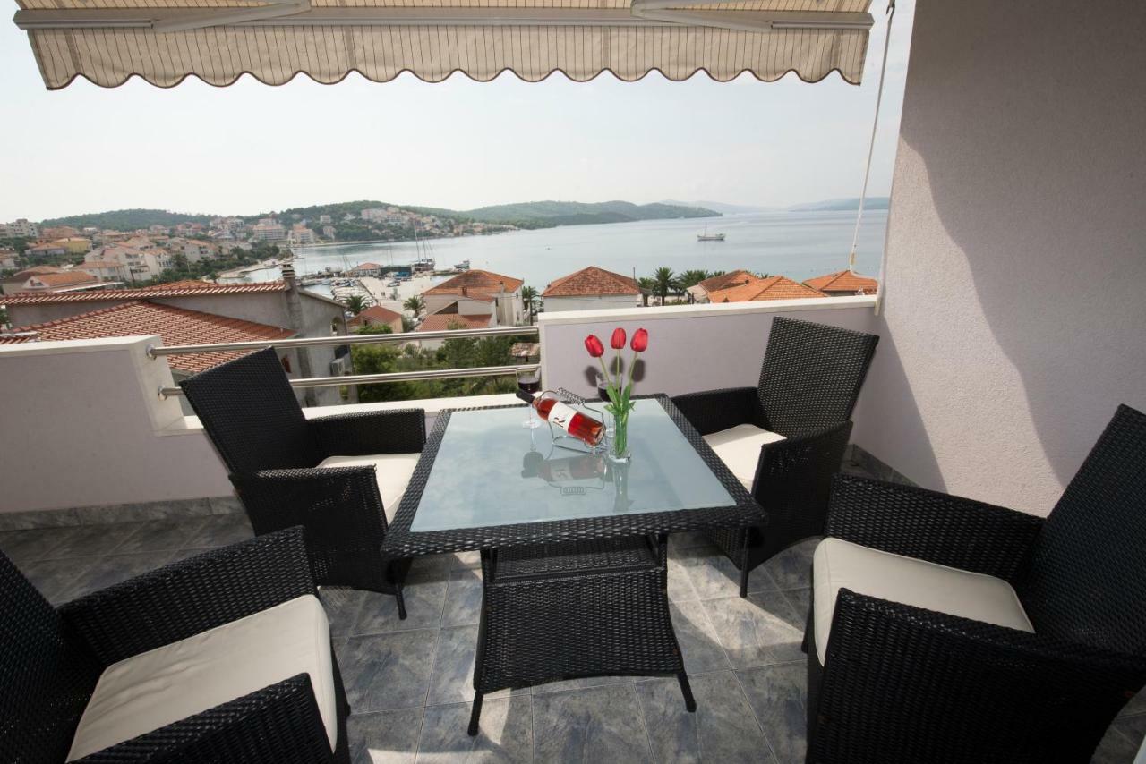 Copacabana Beach Apartments Trogir Ngoại thất bức ảnh